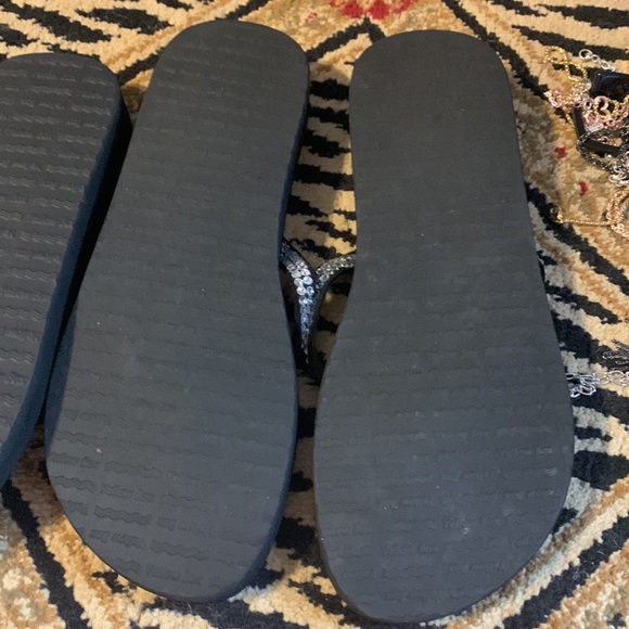 YELLOW BOX BLACK Mellow Mat BEADED Sandals - Picture 6 of 6